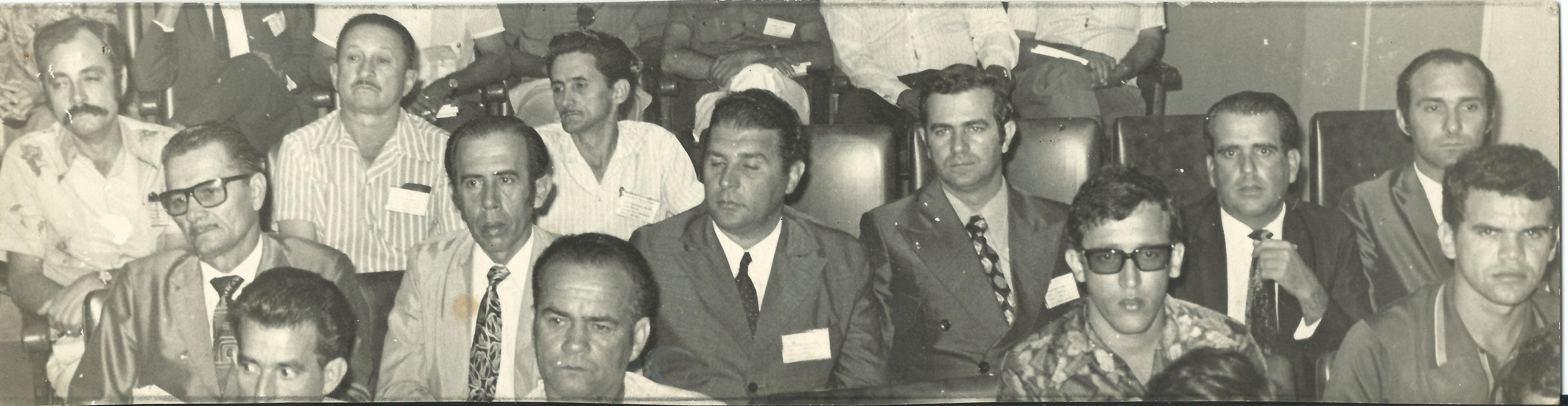 Edis-Admardo Azevedo Gama;Ubiratan Indio Brasileiro ,GeorgeFarah,Said Tanus José, em sessão ordinária na Câmara de Campos